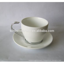 Haonai M-10518 bright and shiny ceramic cups with steel handle and saucers